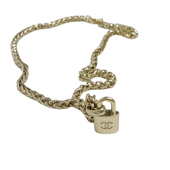 CHANEL Authentic Lockit Pendant & Vintage Chain Champagne Gold Plated Ne… - Picture 3 of 13